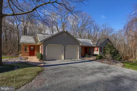 1624 Springville Rd, New Holland, PA 17557