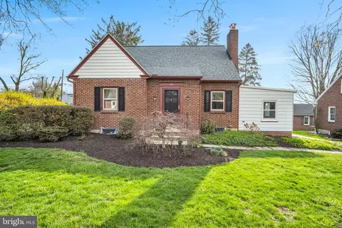 739 Pearl Ave, Manheim, PA 17545