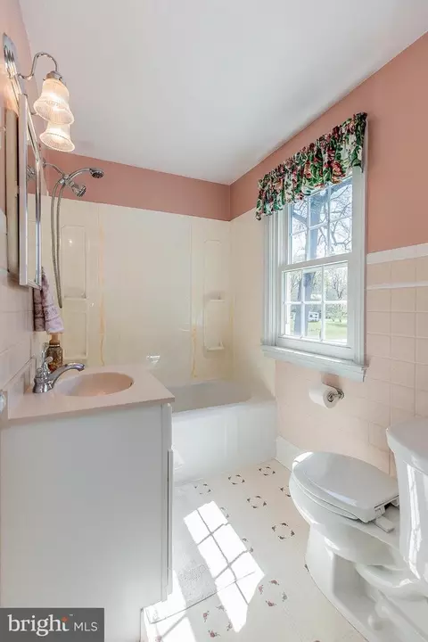 Bath - 120 W Third Ave, Lititz, PA 17543 photo 2 of 5