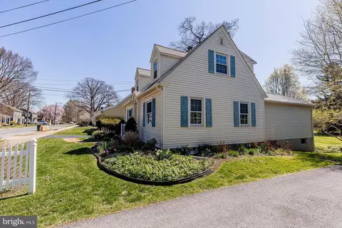 Exterior - 120 W Third Ave, Lititz, PA 17543 photo 3 of 15