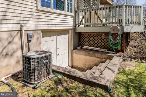 Exterior - 120 W Third Ave, Lititz, PA 17543 photo 9 of 15