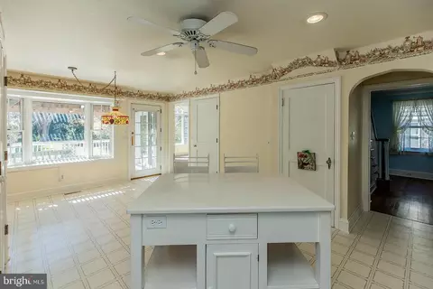 Entry Way - 120 W Third Ave, Lititz, PA 17543 photo 6 of 20