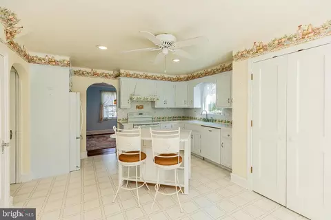Kitchen - 120 W Third Ave, Lititz, PA 17543 photo 6 of 8