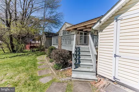 Exterior - 120 W Third Ave, Lititz, PA 17543 photo 7 of 15