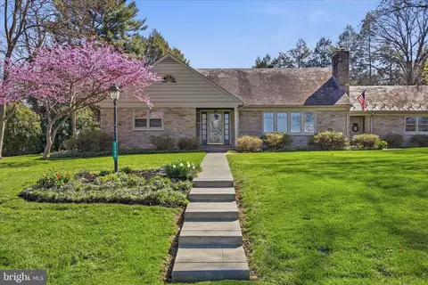2180 W Ridge Dr, Lancaster, PA 17603
