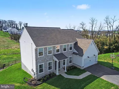View/Area - 22 Walton Hill Cir, Lititz, PA 17543 photo 2 of 5
