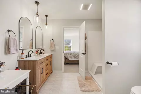 Entry Way - 22 Walton Hill Cir, Lititz, PA 17543 photo 6 of 6