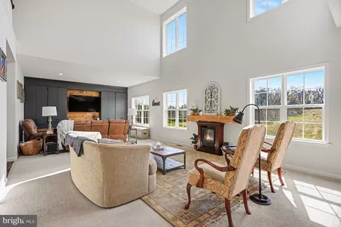 Living - 22 Walton Hill Cir, Lititz, PA 17543 photo 1 of 1