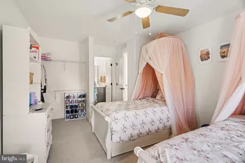 Bedroom - 22 Walton Hill Cir, Lititz, PA 17543 photo 2 of 5