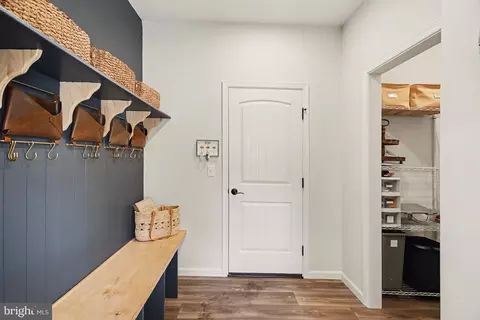 Entry Way - 22 Walton Hill Cir, Lititz, PA 17543 photo 3 of 6