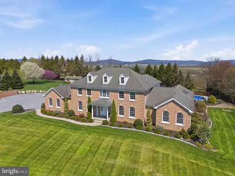 2 Breezy Knl, Lititz, PA 17543