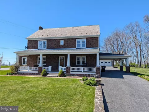 663 Wide Hollow Rd, East Earl, PA 17519