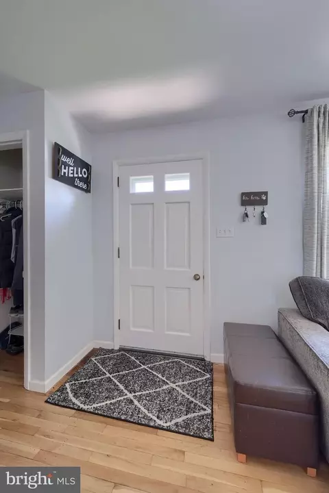 Entry Way - 508 W Marion St, Lititz, PA 17543 photo 1 of 3