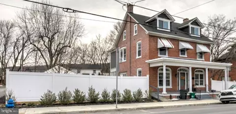 247 Church Ave, Ephrata, PA 17522