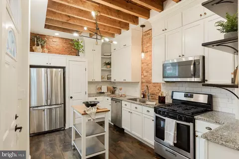 136 N Plum St, Lancaster, PA 17602
