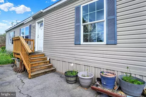 55 Birch Ln, Columbia, PA 17512