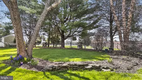 Exterior - 218 Cambridge Ln, Lititz, PA 17543 photo 4 of 4