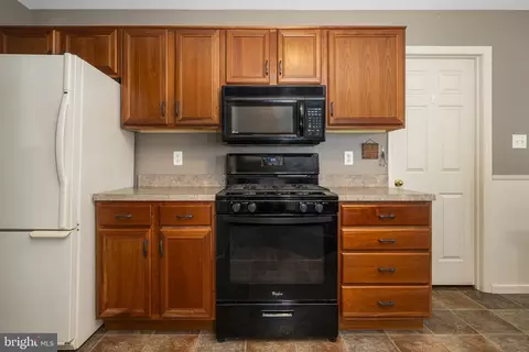 Kitchen - 218 Cambridge Ln, Lititz, PA 17543 photo 3 of 3