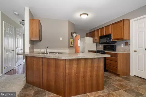 Kitchen - 218 Cambridge Ln, Lititz, PA 17543 photo 1 of 3