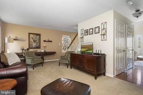 Entry Way - 218 Cambridge Ln, Lititz, PA 17543 photo 2 of 2