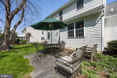 Exterior - 218 Cambridge Ln, Lititz, PA 17543 photo 3 of 4