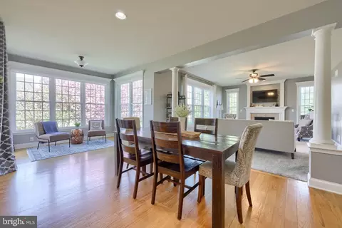 Dining - 328 Cobblers Ct, Lititz, PA 17543 photo 6 of 8