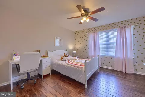 Bedroom - 328 Cobblers Ct, Lititz, PA 17543 photo 2 of 3