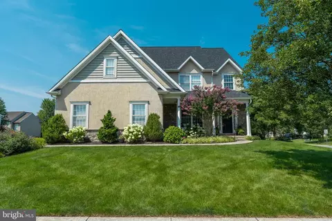 Exterior - 328 Cobblers Ct, Lititz, PA 17543 photo 3 of 13