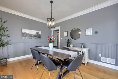 Dining - 328 Cobblers Ct, Lititz, PA 17543 photo 4 of 8