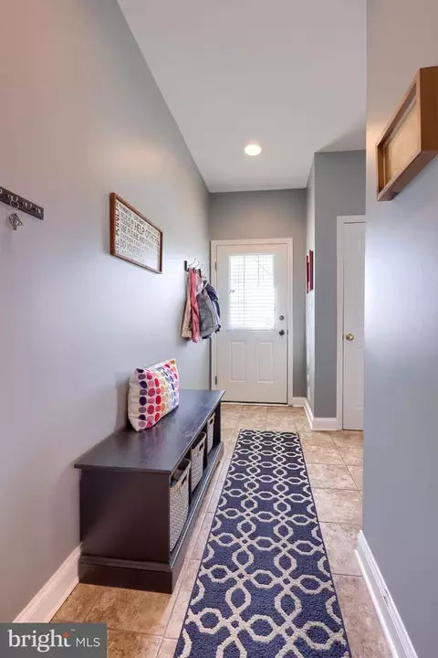Entry Way - 328 Cobblers Ct, Lititz, PA 17543 photo 3 of 6