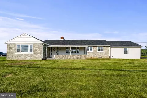 725 Marticville Rd, Pequea, PA 17565