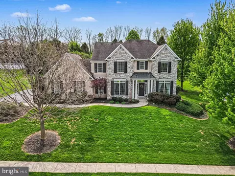 2118 Meadow Ridge Dr, Lancaster, PA 17601