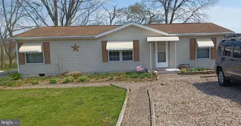 16 Ray Dr, Denver, PA 17517