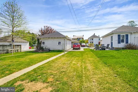 Exterior - 308 E New St, Lititz, PA 17543 photo 8 of 9