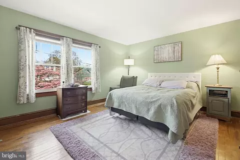 Bedroom - 308 E New St, Lititz, PA 17543 photo 2 of 5