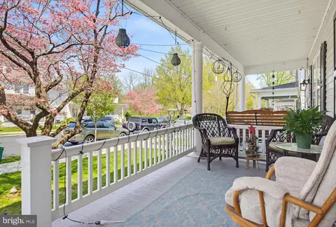 Exterior - 308 E New St, Lititz, PA 17543 photo 4 of 9