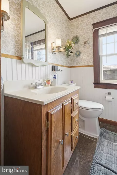 Bath - 308 E New St, Lititz, PA 17543 photo 1 of 3