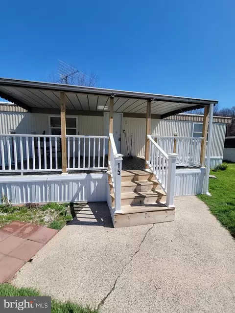 15 Parkview Dr, Willow Street, PA 17584