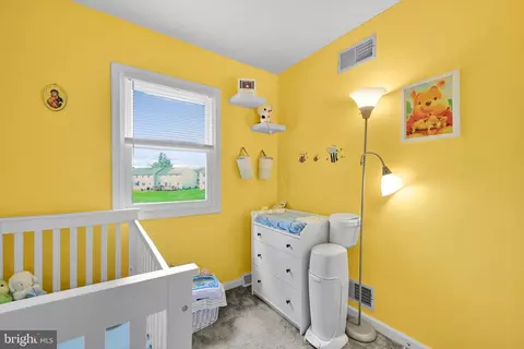 Bedroom - 61 Brookfield Rd, Lititz, PA 17543 photo 4 of 4