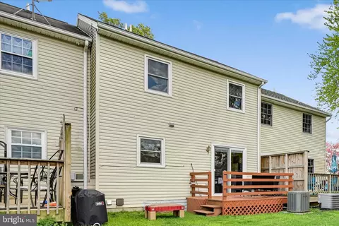 Exterior - 61 Brookfield Rd, Lititz, PA 17543 photo 6 of 8