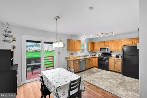 Kitchen - 61 Brookfield Rd, Lititz, PA 17543 photo 1 of 3