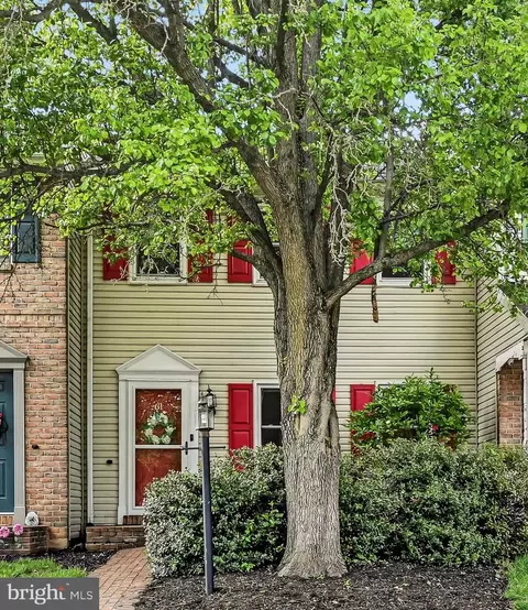 Exterior - 61 Brookfield Rd, Lititz, PA 17543 photo 1 of 8