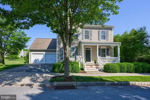 1326 Hammock Way, Lancaster, PA 17601