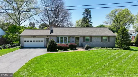 2188 Kolb Dr, Lancaster, PA 17601