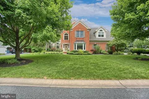 209 Heatherstone Way, Lancaster, PA 17601