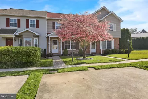 1107 Hampden Dr, Strasburg, PA 17579