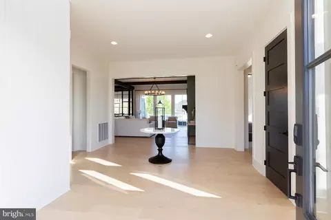 Entry Way - 1016 Valley Crossing Dr, Lititz, PA 17543 photo 9 of 23