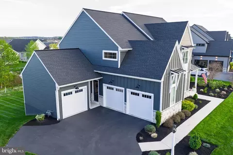 Exterior - 1016 Valley Crossing Dr, Lititz, PA 17543 photo 9 of 9