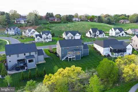 View/Area - 1016 Valley Crossing Dr, Lititz, PA 17543 photo 5 of 5