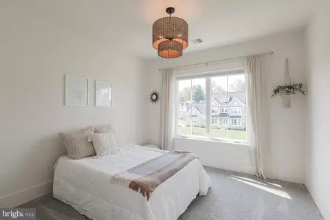 Bedroom - 1016 Valley Crossing Dr, Lititz, PA 17543 photo 4 of 5